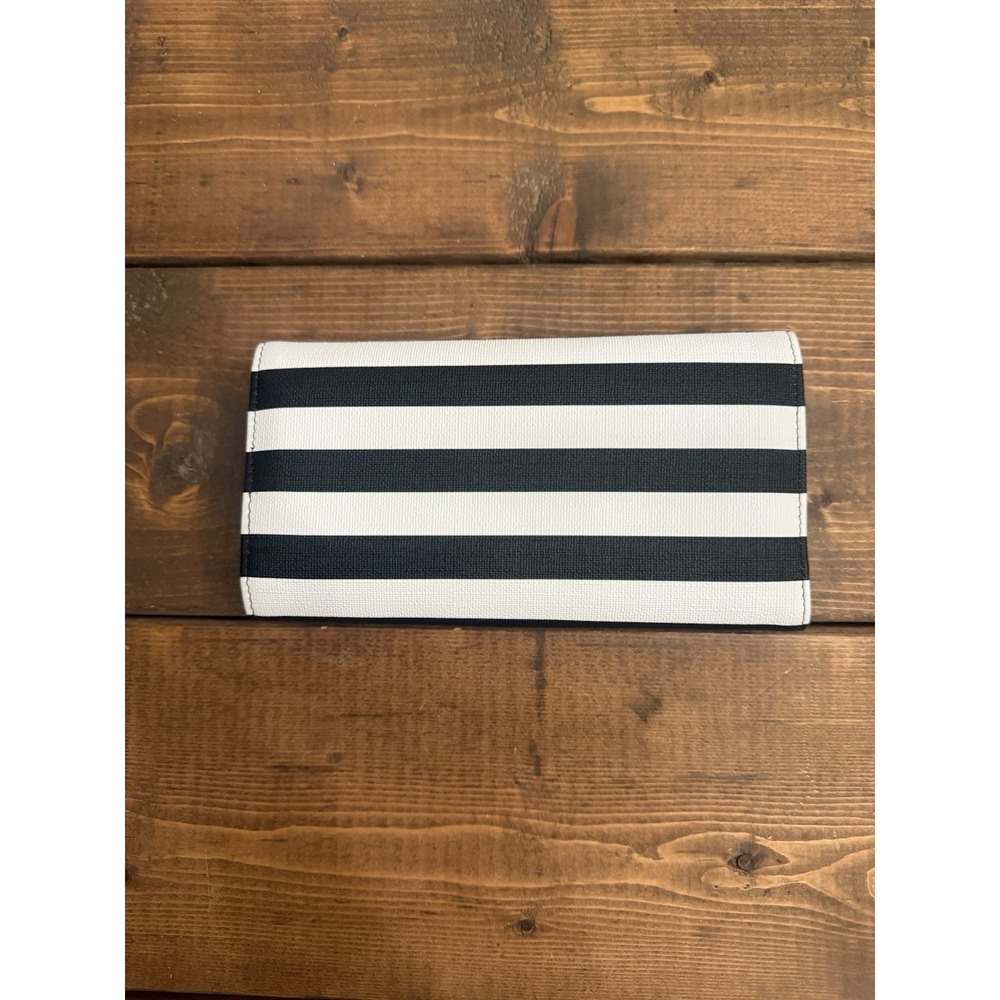 WOMEN'S BLACK AND WHITE COATED CANVAS KUT FROM THE KLOTH WALLET